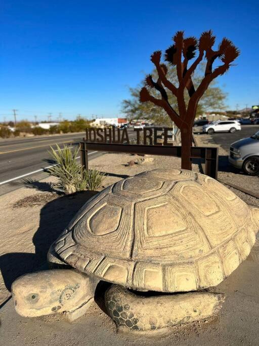 Joshua Tree National Park - Cozy Palms Getaway Daire Twentynine Palms Dış mekan fotoğraf